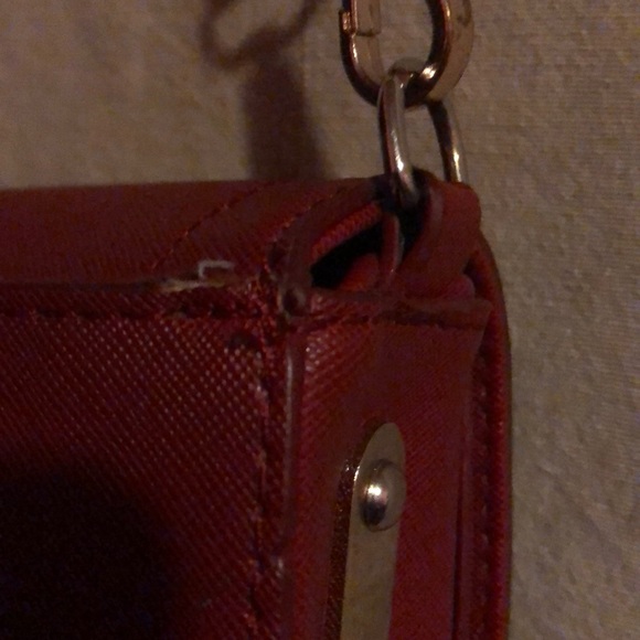 Pretty red purse 🥰 - Picture 3 of 8